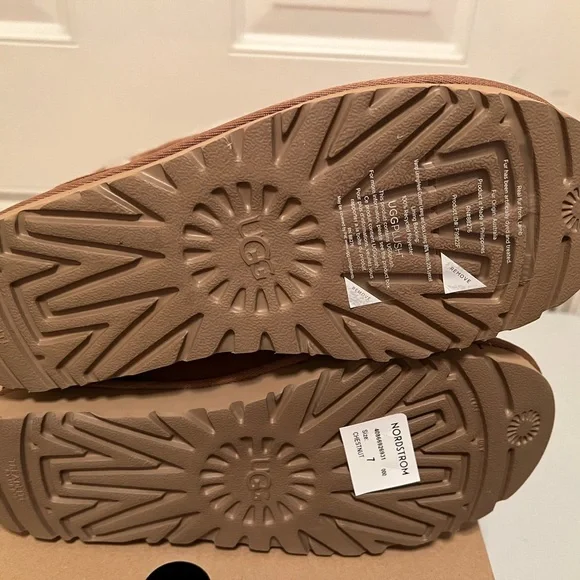 NEW UGG W Bailey Graphic Logo Strap Boot - chestnut - Picture 3 of 11